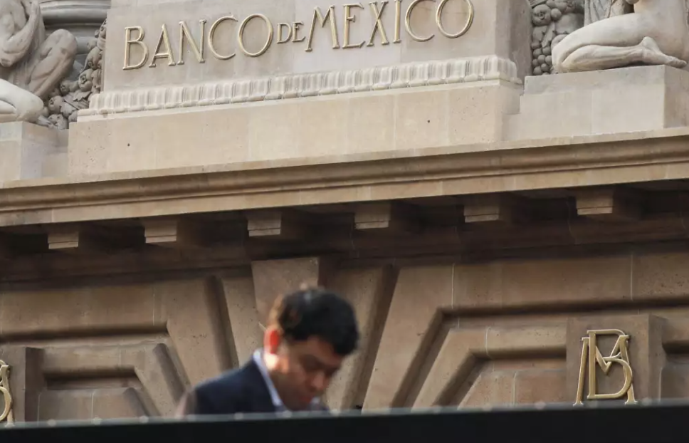 EL BANCO DE MÈXICO BAJA SU TASA DE INTERÉS EN 10%; BUSCA QUE LA INFLACIÒN SE ACELERE